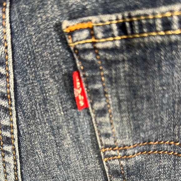 Levi’s NWT Classic Medium Wash Women's Jeans - Picture 8 of 10